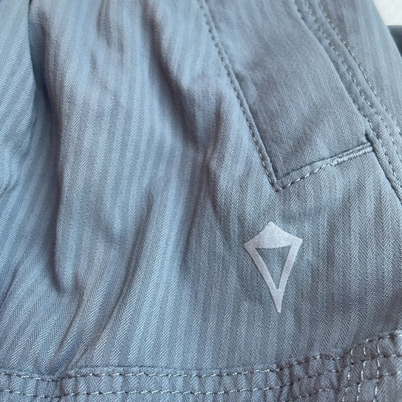 lululemon athletica Kids Charcoal Leggings - Picture 7 of 8